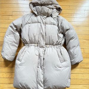 Levi's Women's Light Gray/Dusty Blush Puffer Jacket oversize fit, needs cleaning